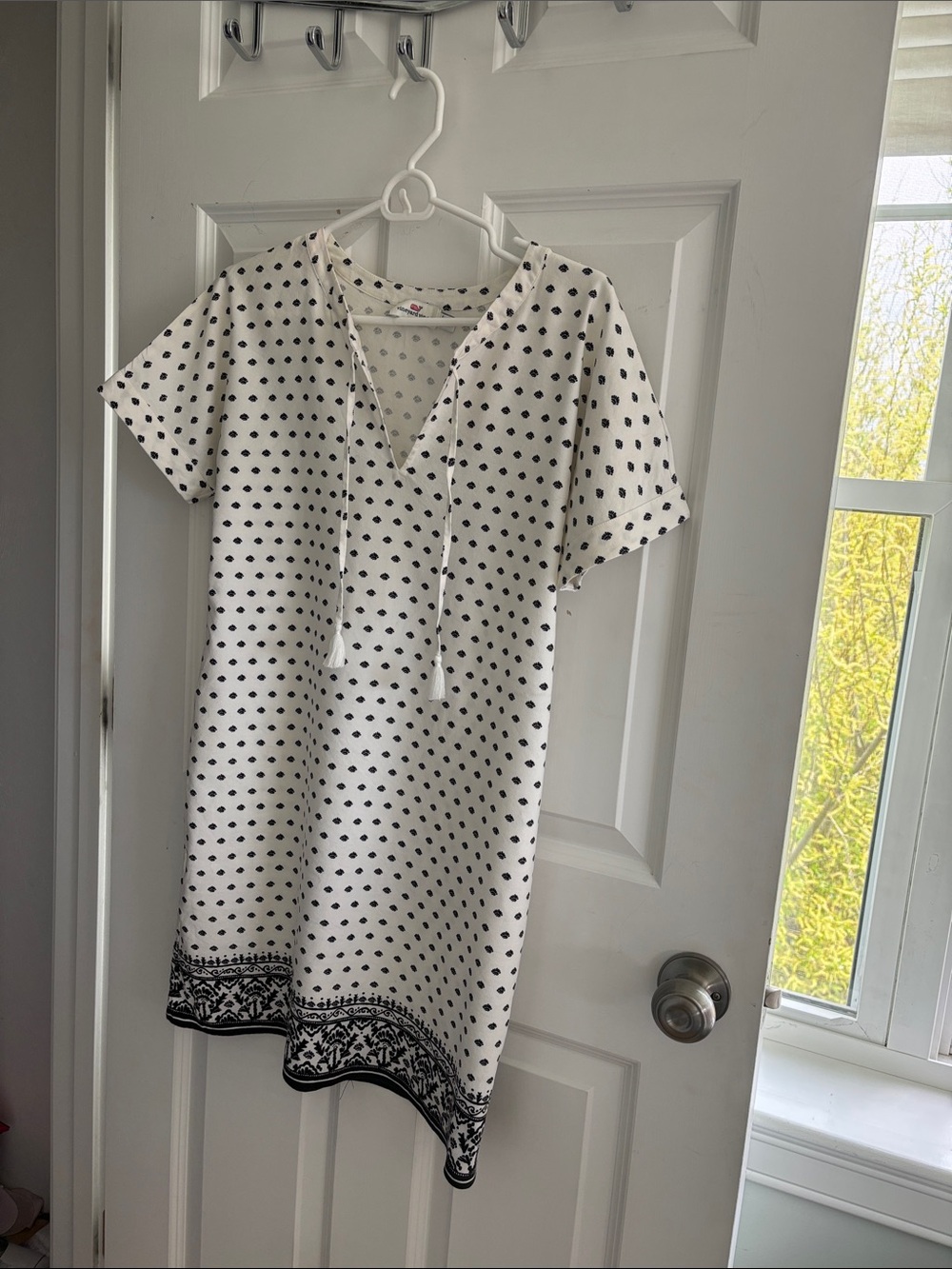 Vineyard Vines White Tunic with Black Mini Shell Print